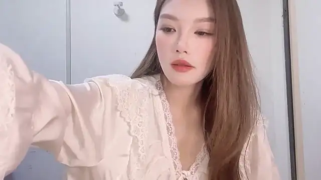 leilei998 online show from April 24, 2026, 9:22 am