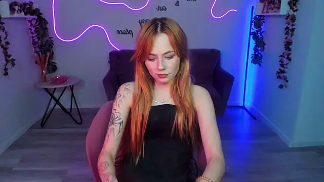 MiaSensitive online show from April 28, 2026, 11:47 am