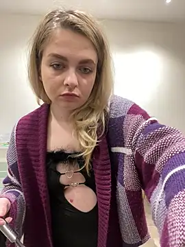 Snapshot of EvaKraz chatting on March 23, 2026, 11:04 pm EvaKraz online show from March 23, 2026, 11:04 pm