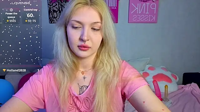 Snapshot of BlondieSummer chatting on June 12, 2026, 6:16 pm BlondieSummer online show from June 12, 2026, 6:16 pm