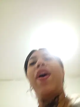 Snapshot of millacavalona09 chatting on March 20, 2026, 12:22 am millacavalona09 online show from March 20, 2026, 12:22 am