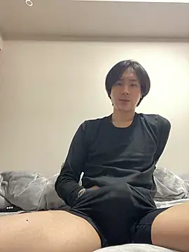 youta200 online show from April 18, 2026, 2:36 am