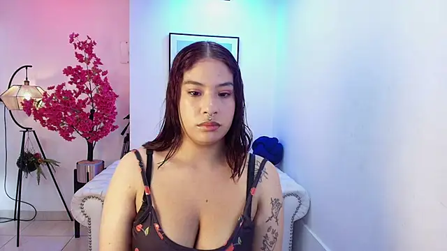 Natalia cartier online show from June 17, 2026, 3:39 am