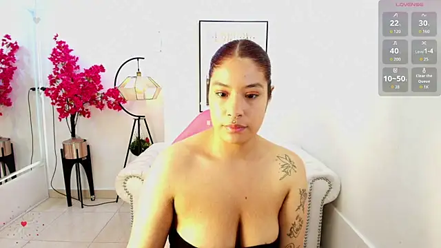 Natalia cartier online show from June 4, 2026, 3:33 am