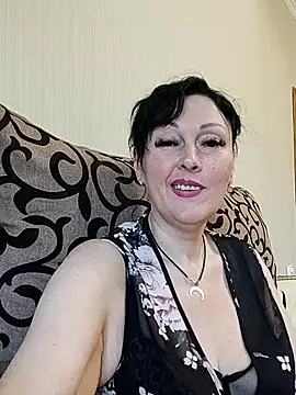 HelgaDennis online show from June 28, 2026, 6:52 am
