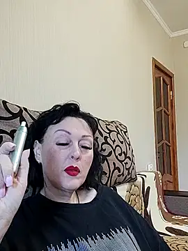 Snapshot of HelgaDennis chatting on May 11, 2026, 3:52 am HelgaDennis online show from May 11, 2026, 3:52 am