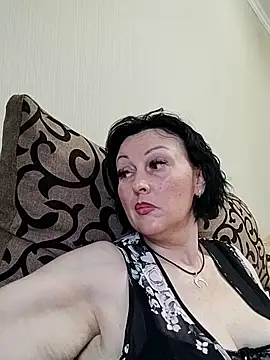 HelgaDennis online show from July 22, 2026, 2:41 pm