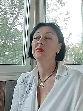HelgaDennis online show from July 31, 2026, 2:55 am