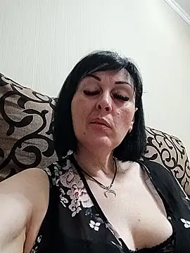 Snapshot of HelgaDennis chatting on May 23, 2026, 6:18 pm HelgaDennis online show from May 23, 2026, 6:18 pm