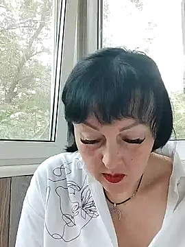 HelgaDennis online show from July 20, 2026, 5:37 am