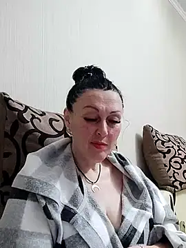 Snapshot of HelgaDennis chatting on June 16, 2026, 7:36 pm HelgaDennis online show from June 16, 2026, 7:36 pm