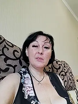 HelgaDennis online show from July 20, 2026, 11:01 am