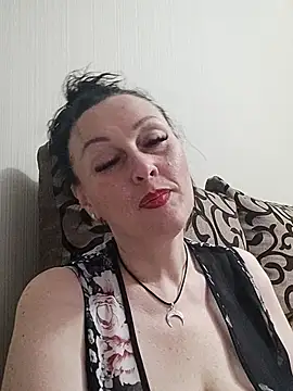 HelgaDennis online show from June 22, 2026, 6:27 pm