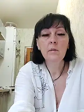 Snapshot of HelgaDennis chatting on June 7, 2026, 3:45 am HelgaDennis online show from June 7, 2026, 3:45 am