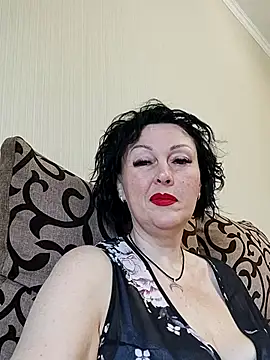 HelgaDennis online show from July 18, 2026, 6:11 am