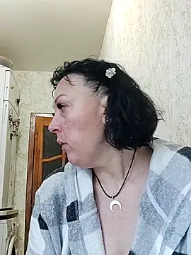 Snapshot of HelgaDennis chatting on June 5, 2026, 4:39 am HelgaDennis online show from June 5, 2026, 4:39 am