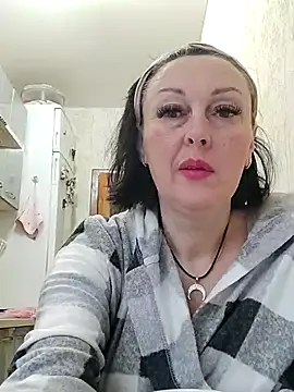 Snapshot of HelgaDennis chatting on May 8, 2026, 3:43 am HelgaDennis online show from May 8, 2026, 3:43 am