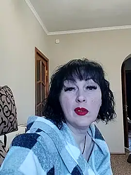 HelgaDennis online show from April 25, 2026, 3:42 am