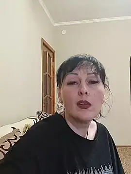Snapshot of HelgaDennis chatting on May 13, 2026, 4:14 pm HelgaDennis online show from May 13, 2026, 4:14 pm