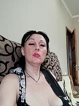 HelgaDennis online show from June 30, 2026, 4:40 pm