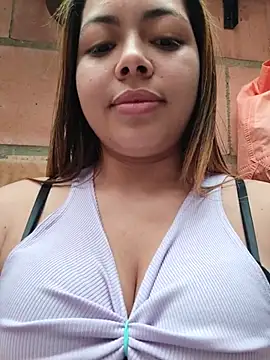 Yelii  online show from June 26, 2026, 5:52 pm