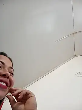 Yelii  online show from April 21, 2026, 7:09 pm