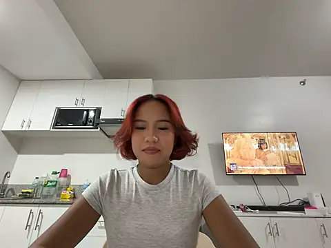 misscutee online show from May 10, 2026, 1:25 pm