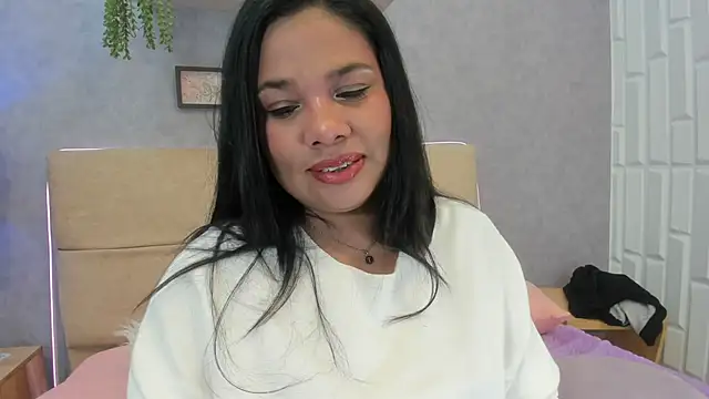 Cloee evans online show from April 24, 2026, 11:45 am