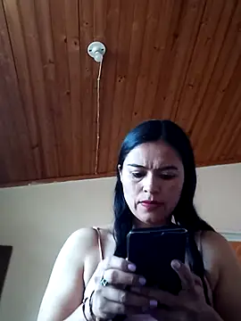 Snapshot of SinyDreamsy chatting on March 20, 2026, 5:47 pm SinyDreamsy online show from March 20, 2026, 5:47 pm