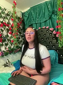 Snapshot of CristalZafiro chatting on March 30, 2026, 3:02 pm CristalZafiro online show from March 30, 2026, 3:02 pm