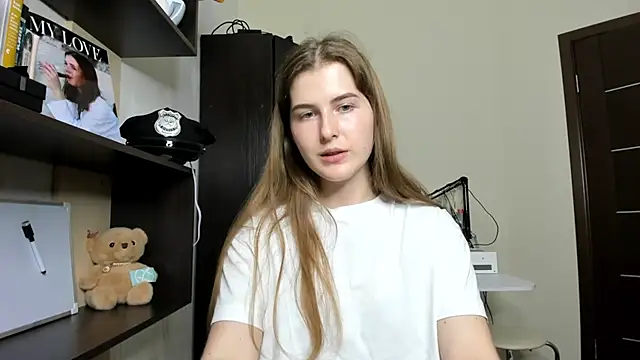Snapshot of OhMyAlice chatting on June 9, 2026, 6:09 pm OhMyAlice online show from June 9, 2026, 6:09 pm