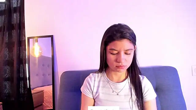 LindaCatalina  online show from April 6, 2026, 1:01 pm