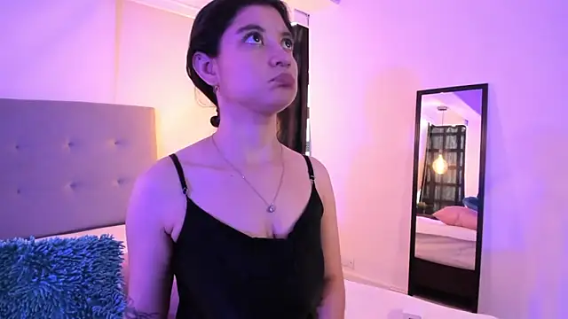 LindaCatalina  online show from March 31, 2026, 12:51 pm