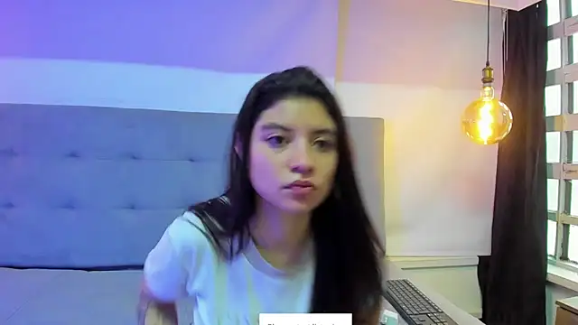 LindaCatalina  online show from April 7, 2026, 12:29 pm