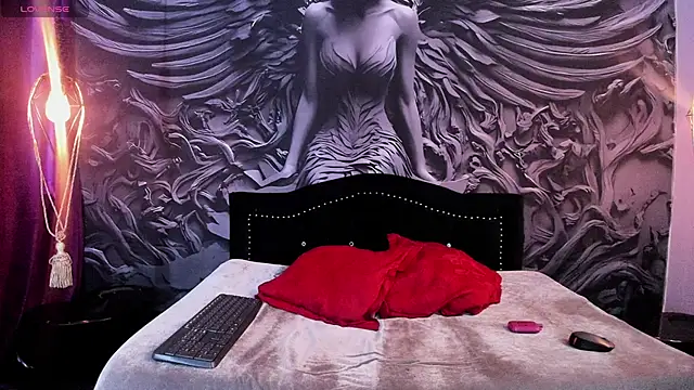 roxxxan  online show from March 26, 2026, 8:18 pm