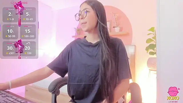 Snapshot of sofi_alix chatting on June 30, 2026, 7:03 pm sofi alix online show from June 30, 2026, 7:03 pm