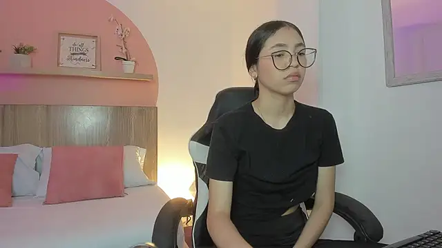 Snapshot of sofi_alix chatting on June 8, 2026, 7:03 pm sofi alix online show from June 8, 2026, 7:03 pm