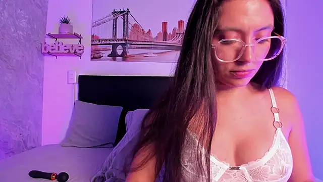 SofiaLujan  online show from April 21, 2026, 1:42 am