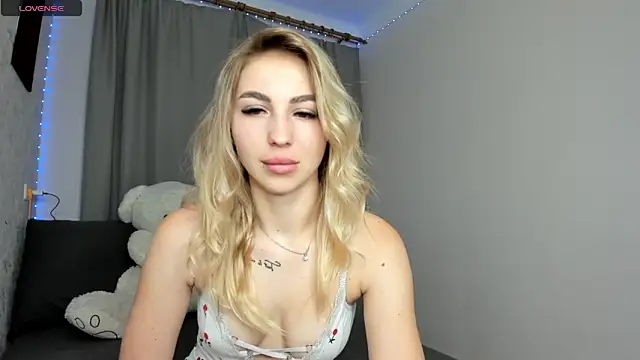 LadySweetN online show from May 13, 2026, 10:17 pm