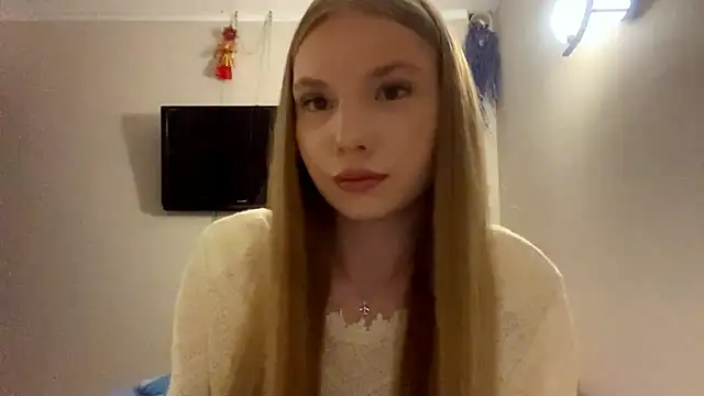 Snapshot of CarolineNine chatting on April 25, 2026, 3:09 pm CarolineNine online show from April 25, 2026, 3:09 pm
