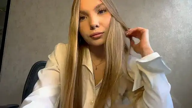 Snapshot of CarolineNine chatting on March 29, 2026, 12:51 pm CarolineNine online show from March 29, 2026, 12:51 pm