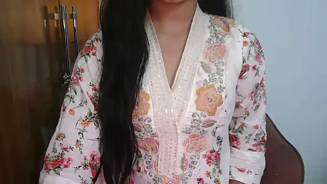 Snapshot of urvashi_rai chatting on August 2, 2026, 11:08 am urvashi rai online show from August 2, 2026, 11:08 am