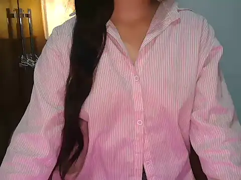 Snapshot of urvashi_rai chatting on July 22, 2026, 2:52 pm urvashi rai online show from July 22, 2026, 2:52 pm