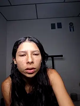 Snapshot of Melanyandethan_2 chatting on April 15, 2026, 4:29 am Melanyandethan 2 online show from April 15, 2026, 4:29 am