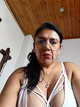 Snapshot of Mielx chatting on May 13, 2026, 3:19 pm Mielx online show from May 13, 2026, 3:19 pm