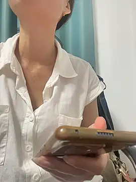 Snapshot of lilysister66 chatting on July 17, 2026, 5:43 pm lilysister66 online show from July 17, 2026, 5:43 pm