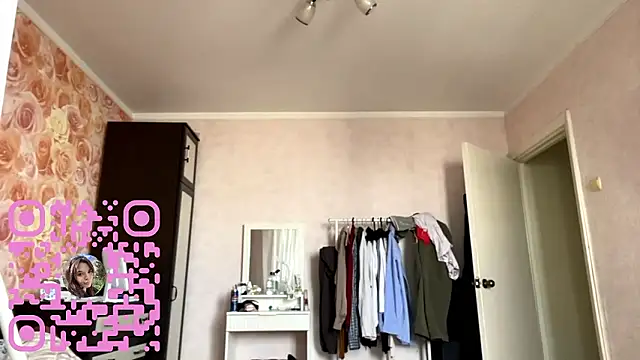 VeliaHypolite online show from March 23, 2026, 11:43 am