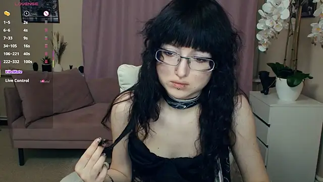 JordanSvetlik online show from May 12, 2026, 7:42 pm