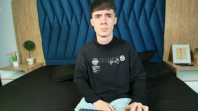 lio     online show from April 5, 2026, 3:02 am