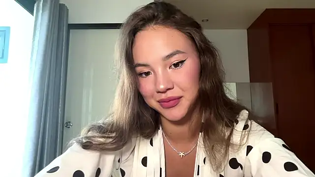 Snapshot of kamila_18_french chatting on March 27, 2026, 9:10 am kamila 18 french online show from March 27, 2026, 9:10 am